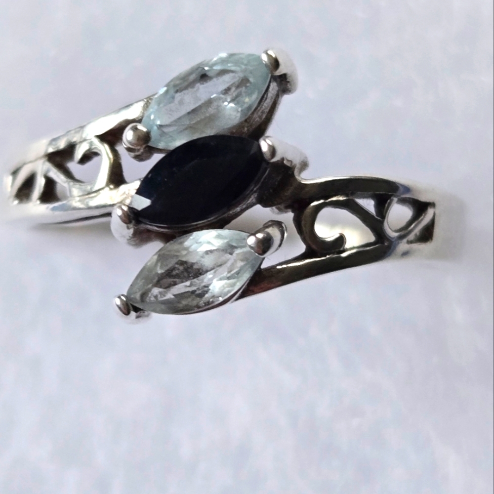 Elegant Silver and Black Gemstone Ring